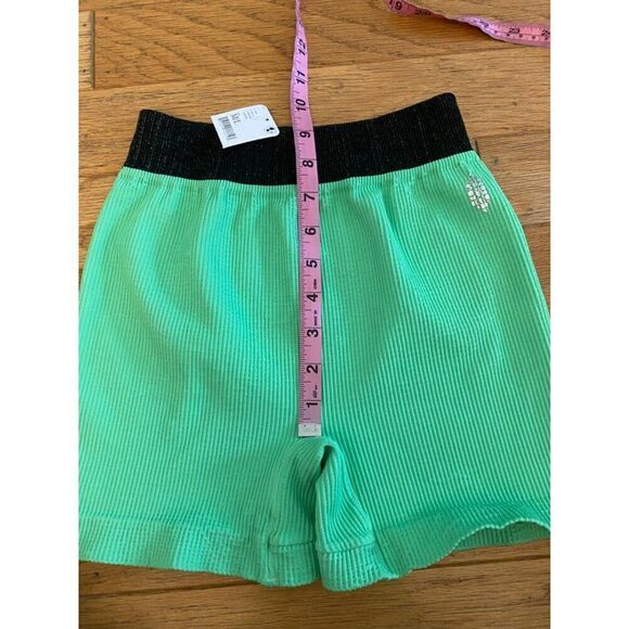 NWT Free People women's Ribbed Athletic Shorts Black Waistband & Green Body M/L - Picture 6 of 8